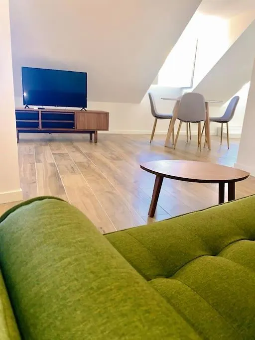 Graceful Studio Apartment Tejo 204 Lisbona